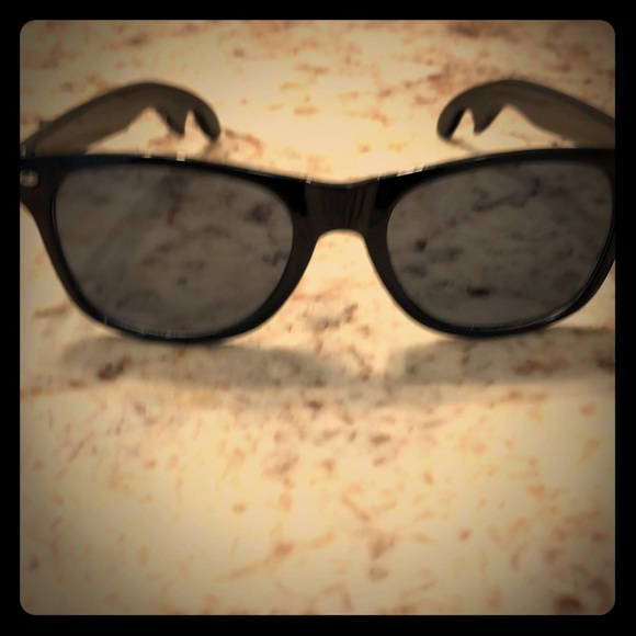 Hillel central Florida sunglasses black rectangle - Picture 1 of 5